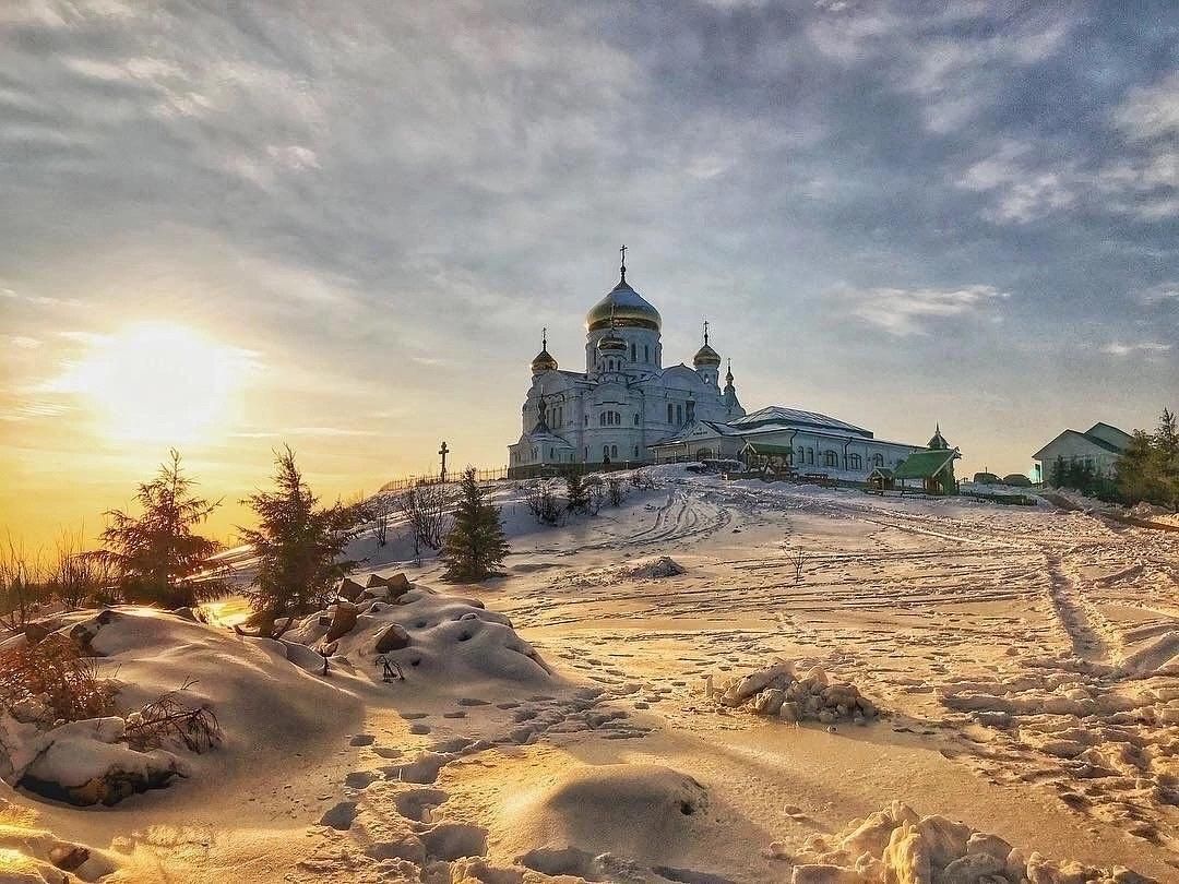 Зимнее путешествие на Белую гору. Посещение Белогорского монастыря.